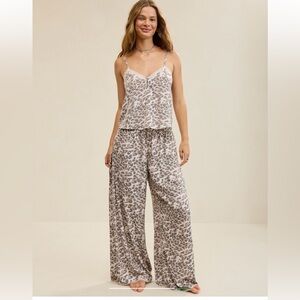 Aerie satin pj set in NWT size XS